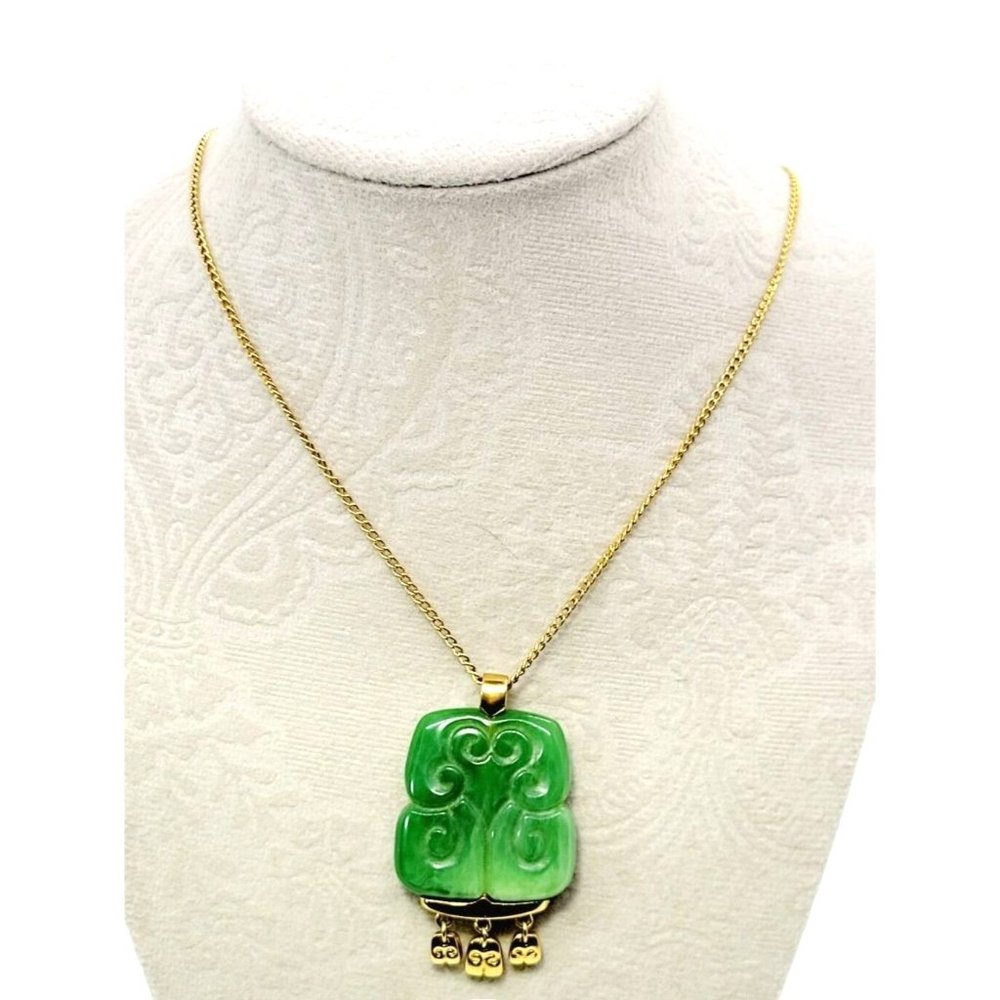 Vintage Glam Crown Trifari Craved Green Apple Jade Lucite Statement Necklace